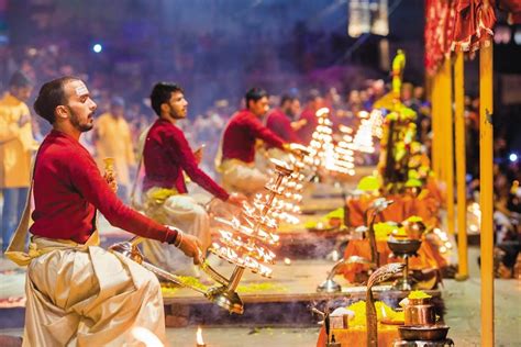 Ganga Aarti Timing in Varanasi - Aarti Time & Location