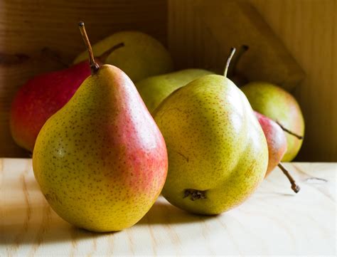 7 Types and Varieties of Pears, Plus Delicious Pear Recipes | Epicurious