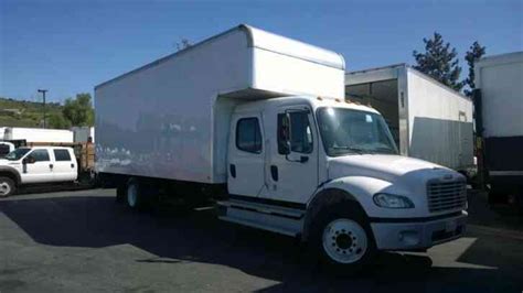 Freightliner Crew Cab Box Truck 24ft LIFTGATE 26, 000# gvwr UNDER CDL ...