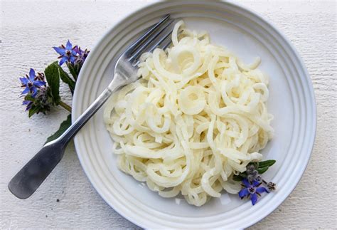 How to Make Daikon Noodles (Keto, Paleo, AIP, Gluten-free) - Eat Beautiful