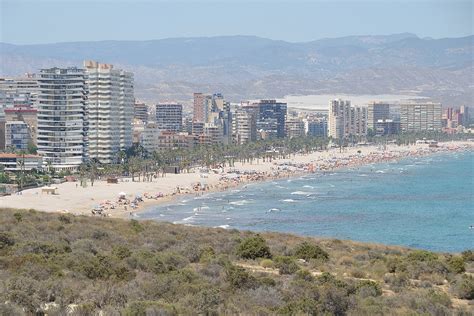 Tom and Margot's Adventures in Photography: Beaches at Alicante, Spain