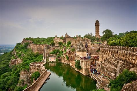 2023 Visit Chittorgarh Fort with Pushkar Drop from Udaipur with Guide