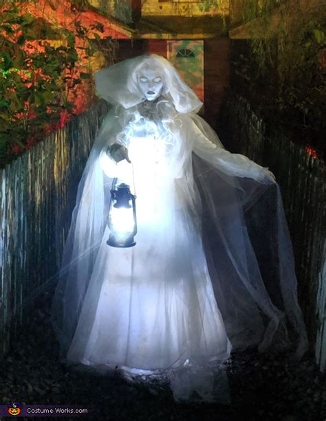 Illuminated Ghost Costume DIY