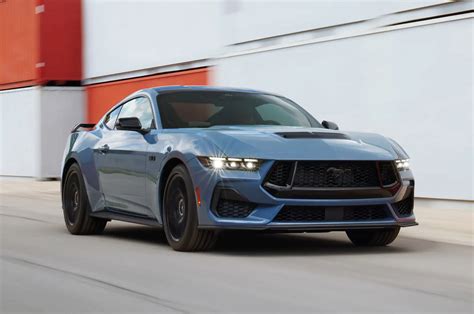 Ford Mustang 2023 baru mempertahankan atmo V8 dan transmisi manual