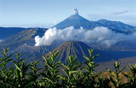 Mount Semeru | volcano, Indonesia | Britannica.com