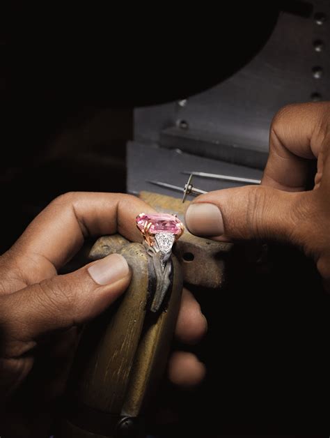 The Pink Legacy diamond, bought for 49.9 million dollars by Harry ...