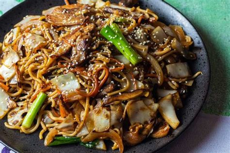 Pork Belly Yakisoba Recipe | School of Wok