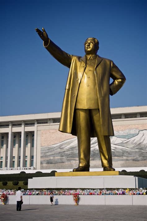 A statue of North Korea's Kim Il Sung | North korea kim, North korea, Korea