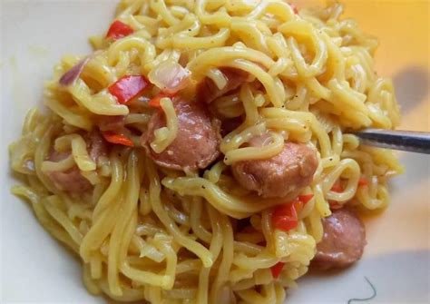 Indomie noodles with sausage Recipe by 6Stars Kitchen - Cookpad