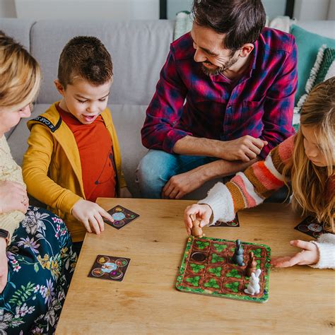 What are the benefits of playing games with your family? - SmartGames