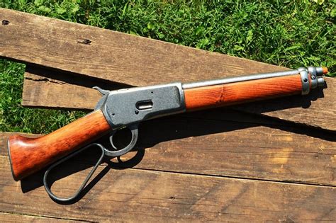 Henry 1892 Mare's Leg Lever Action Rifle - Mares Winchester M1892 Denix ...