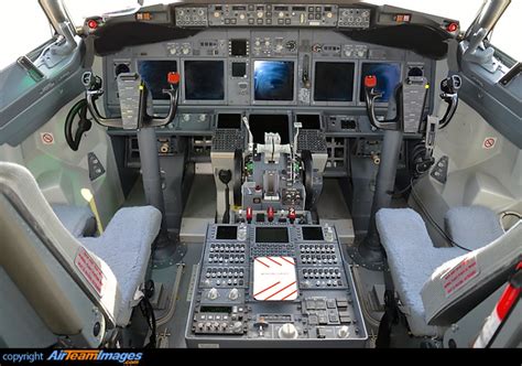 P 8 Poseidon Cockpit