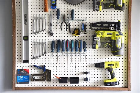 Woman in Real Life:The Art of the Everyday: Garage Organization - DIY ...