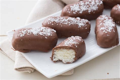 Chocolate coconut bars - Italian recipes by GialloZafferano