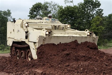 Combat Engineer trains on new digging equipment > National Guard ...