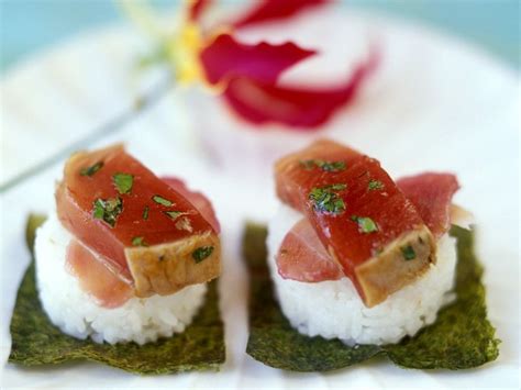 tuna Sushi Recipe | EatSmarter