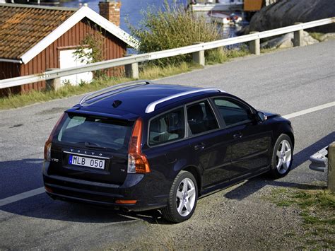 Car in pictures – car photo gallery » Volvo V50 R-Design 2008 Photo 07