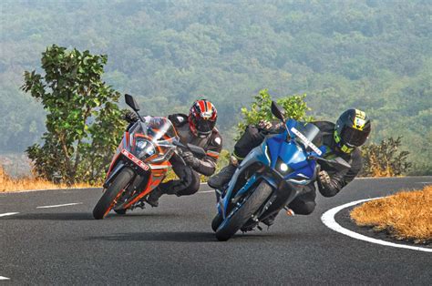 KTM RC 200 vs Yamaha YZF-R15 V4 comparison