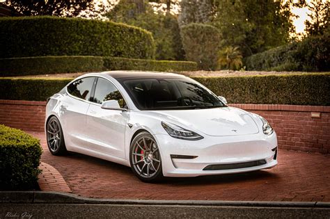 Tesla Model 3 Performance White SSR GTX01 | Wheel Front