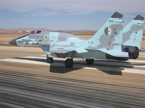 A MIG-29 of the Algerian Air Force taking off [865x645] : r/WarplanePorn