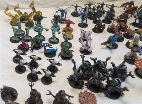 D&D Miniatures Dungeons & Dragons Minis - MASSIVE LOT - 250+ figures ...