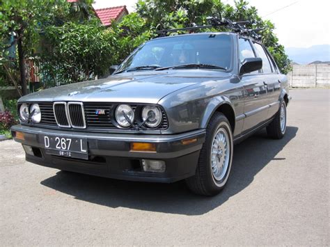 Autoinfo: BMW E30 318i (M40)