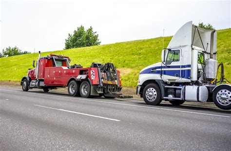 How Much Does it Cost to Tow a Semi Truck? | TRUCKER DAILY