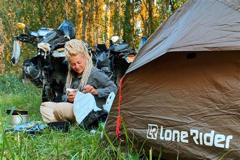 Review / Lone Rider: The Turtle-Shaped Tent // ADV Rider