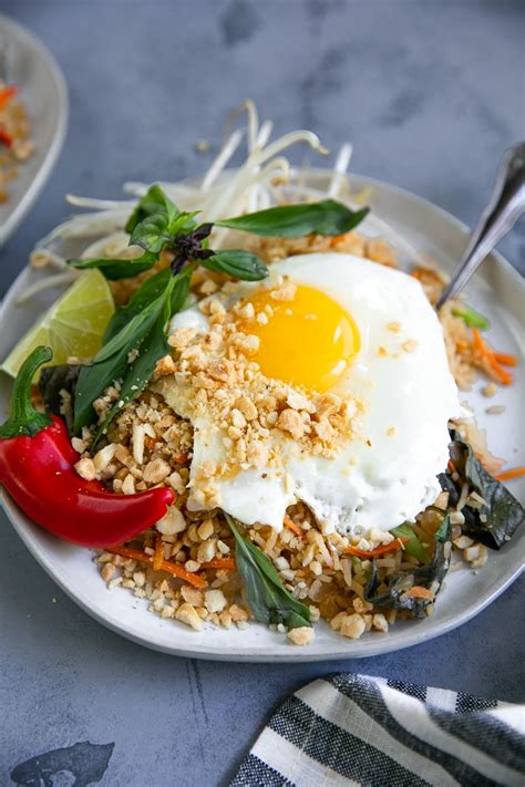 Easy Thai Fried Rice Recipe (Khao Phat Kaphrao) - The Forked Spoon