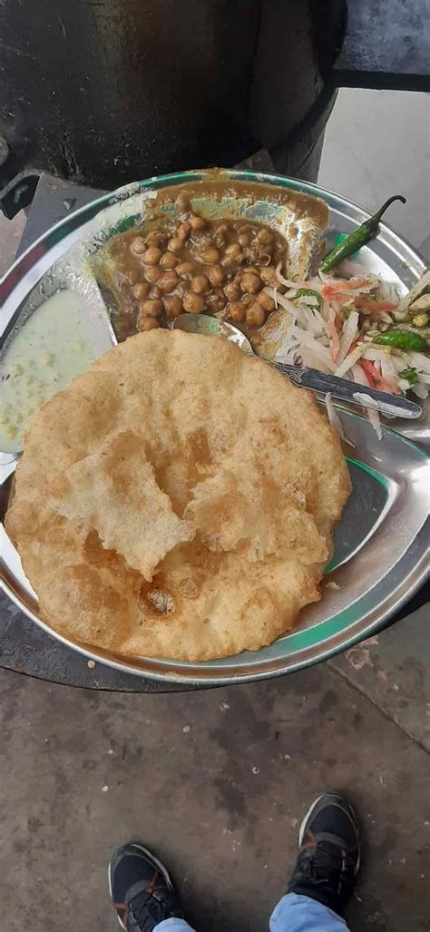 Top Chole Bhature Outlets in Chandigarh Sector 35 - Best Chole Bhature ...