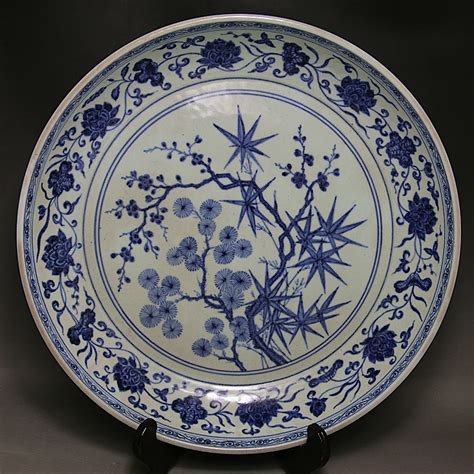 Ming Dynasty Blue and white Interlocking Loose Bamboo Plum pattern ...