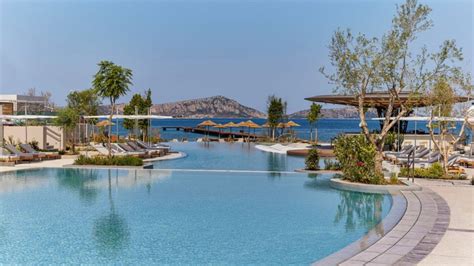 5 best hotels on the Greek mainland known as the Athens Riviera ...