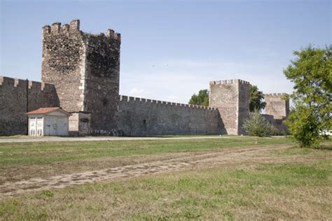 Outside view of the walls of Smederevo Fortress | Smederevo Fortress ...