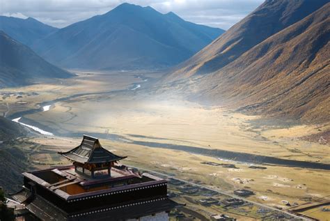 Tibetan Sky Burials: History, Traditions & Process Explained | Cake ...