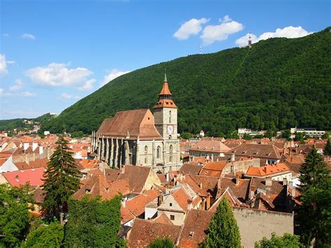 Travel Guide: The Best Things to Do in Brasov, Romania