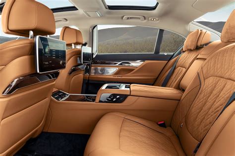 Travel First Class: The New BMW 7 Series - Design Pure Excellence