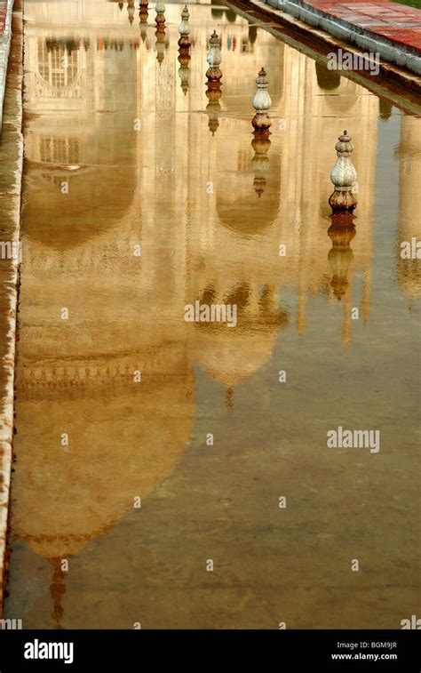 Taj Mahal reflection Stock Photo - Alamy