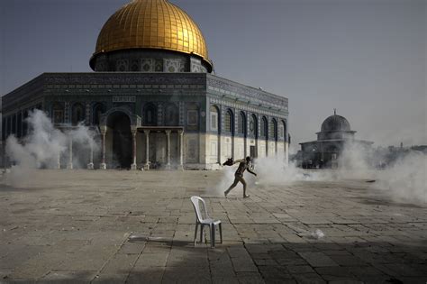 Timeline of the clashes bloodying the Old City of Jerusalem | The Times ...