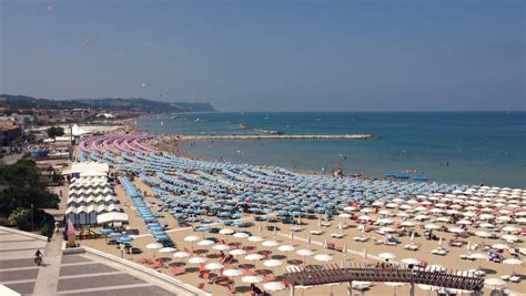 Spiaggia attrezzata - Hotel Astoria Fano