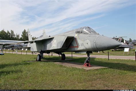 Yakovlev Yak-141 (Yak-41) - Russia - Navy | Aviation Photo #2266580 ...