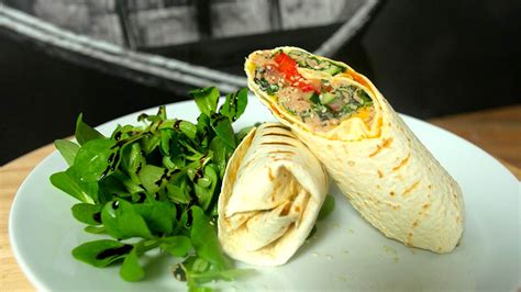 Tuna Wrap Recipe With Cheddar, Rucola & Mayo - Video FoodStory.net