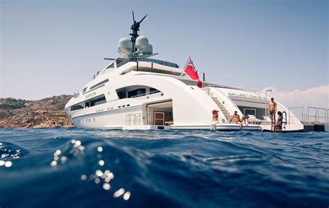 Dubai Entertainments: Super Yacht – Weekend Adventure