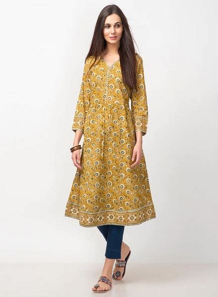 Top 9 Fabindia Kurtis That You Can Wear This Summer