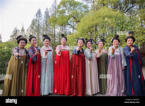 Chinese women dressed in Han Chinese clothing that imitates the style ...