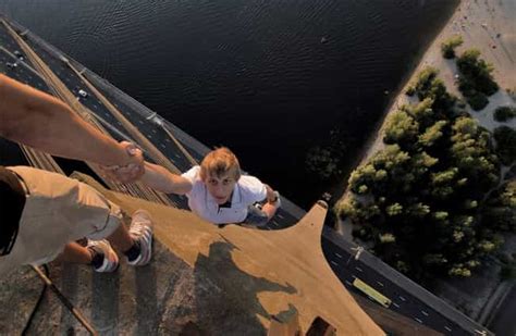 Acrophobia: Fear of Heights Pictures That Will Terrify You