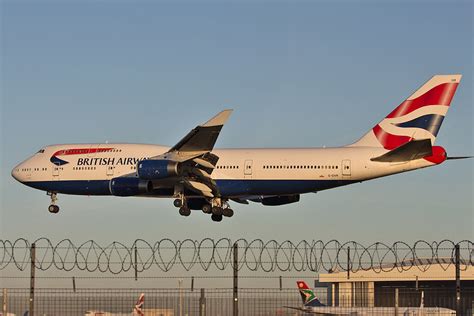 British Airways B744 at London on Oct 25th 2018, bird strike - AeroInside