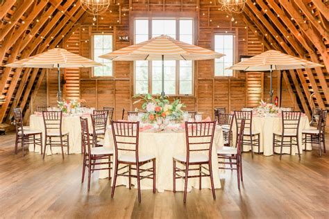 Pretty pink barn wedding inspiration with creative cocktails & desserts ...