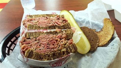 Road Tips: Schmaltz Deli - Naperville, IL