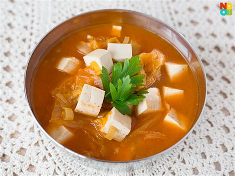 Kimchi Soup (Kimchi Jigae) Recipe | NoobCook.com