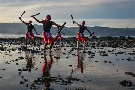 TARI CAKALELE MALUKU | ANTARA Foto